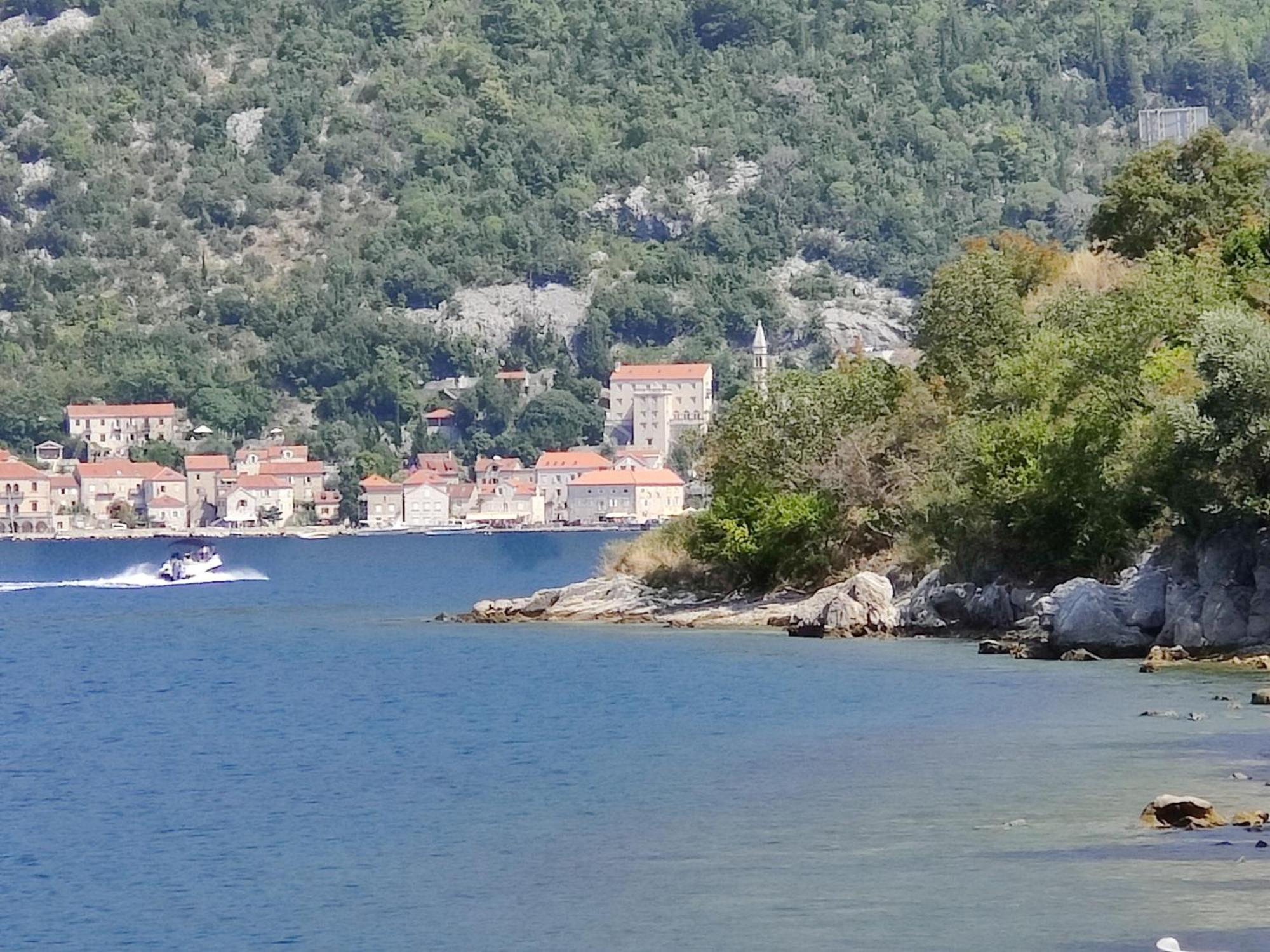 Miro Guesthouse Tivat Eksteriør bilde
