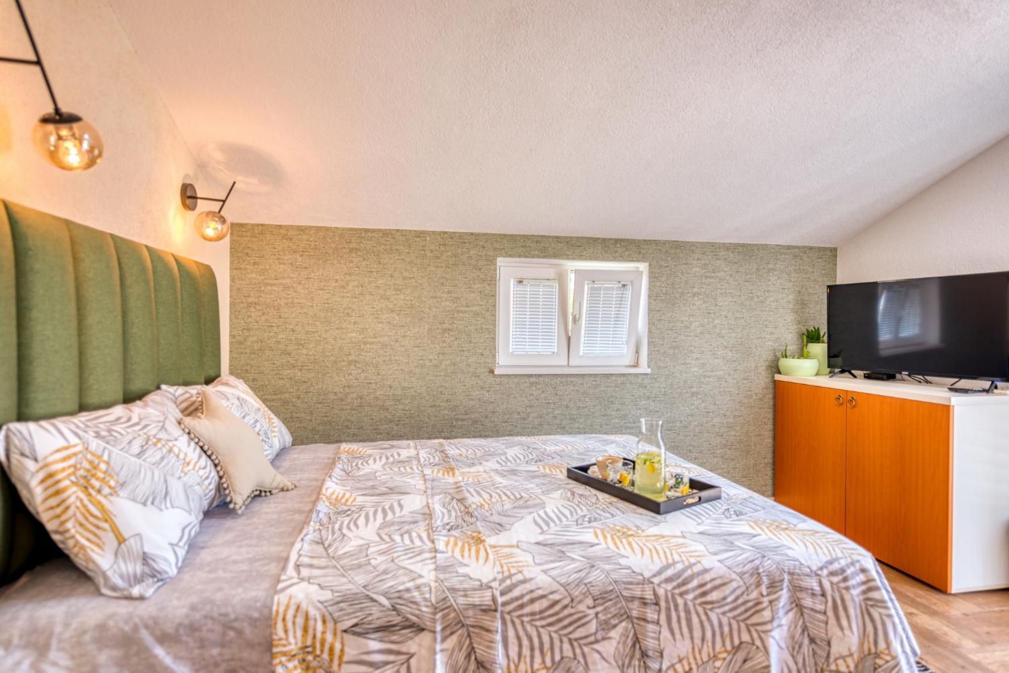 Miro Guesthouse Tivat Rom bilde