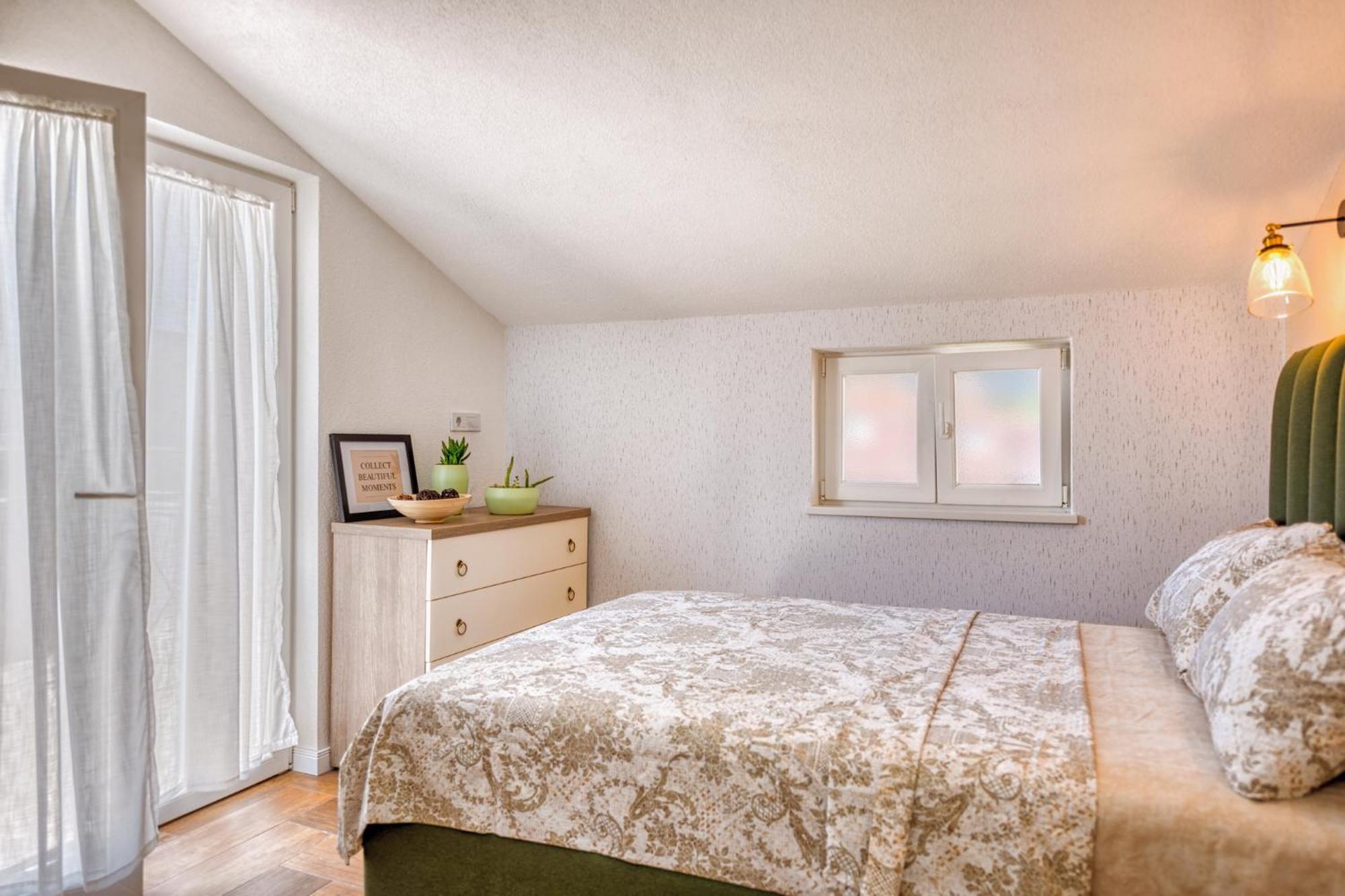 Miro Guesthouse Tivat Eksteriør bilde
