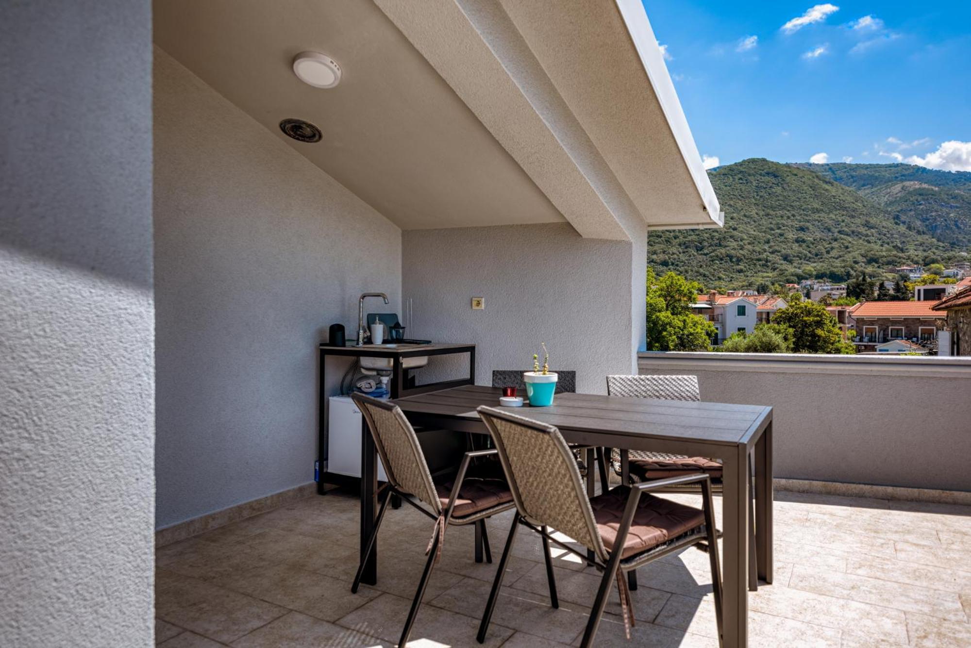 Miro Guesthouse Tivat Eksteriør bilde